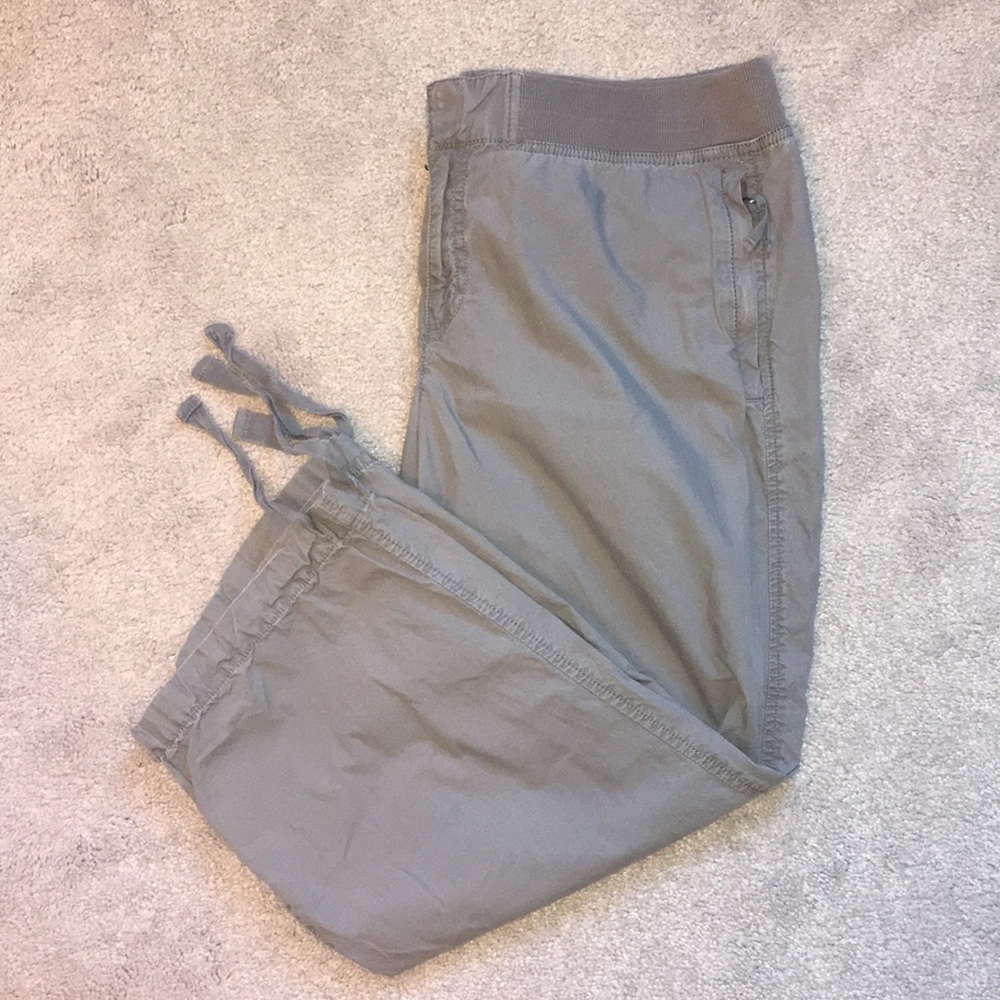 Loft Tope/Gray Capri